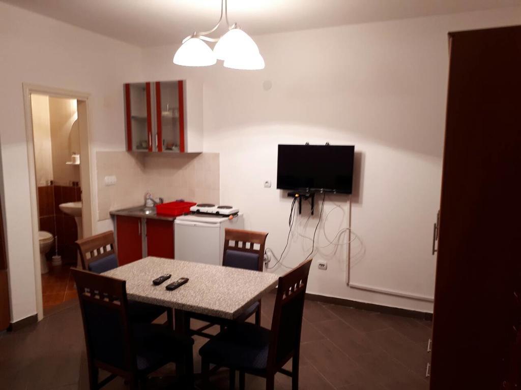 Apartments Scorpio Kotor Bagian luar foto