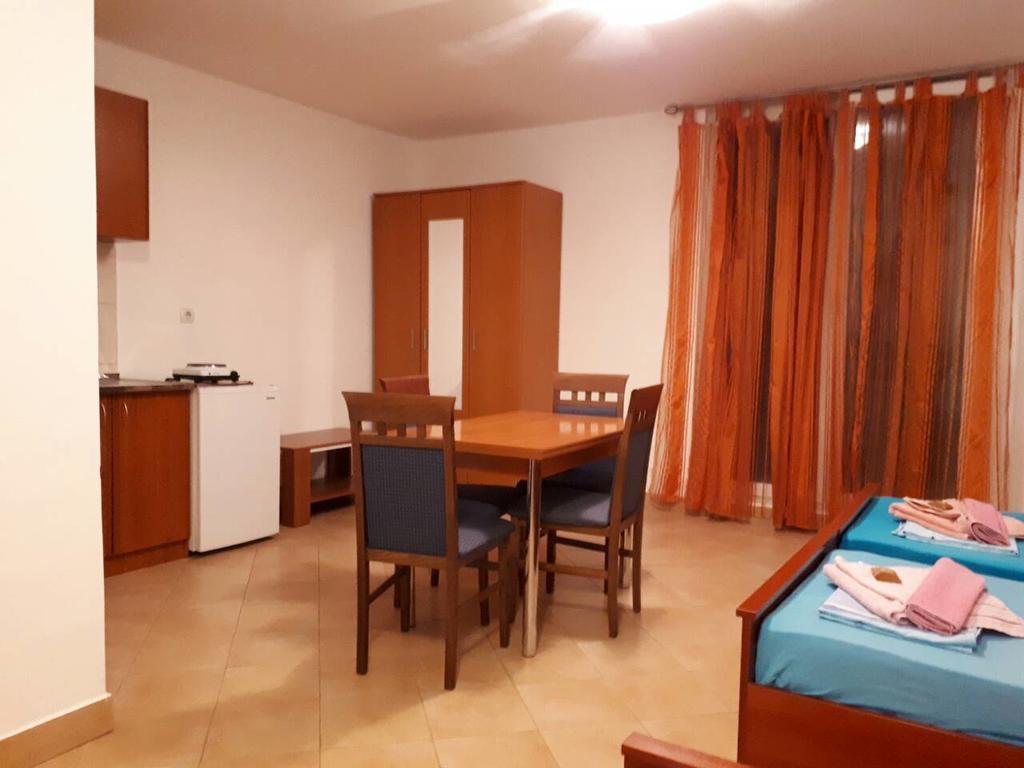 Apartments Scorpio Kotor Bagian luar foto